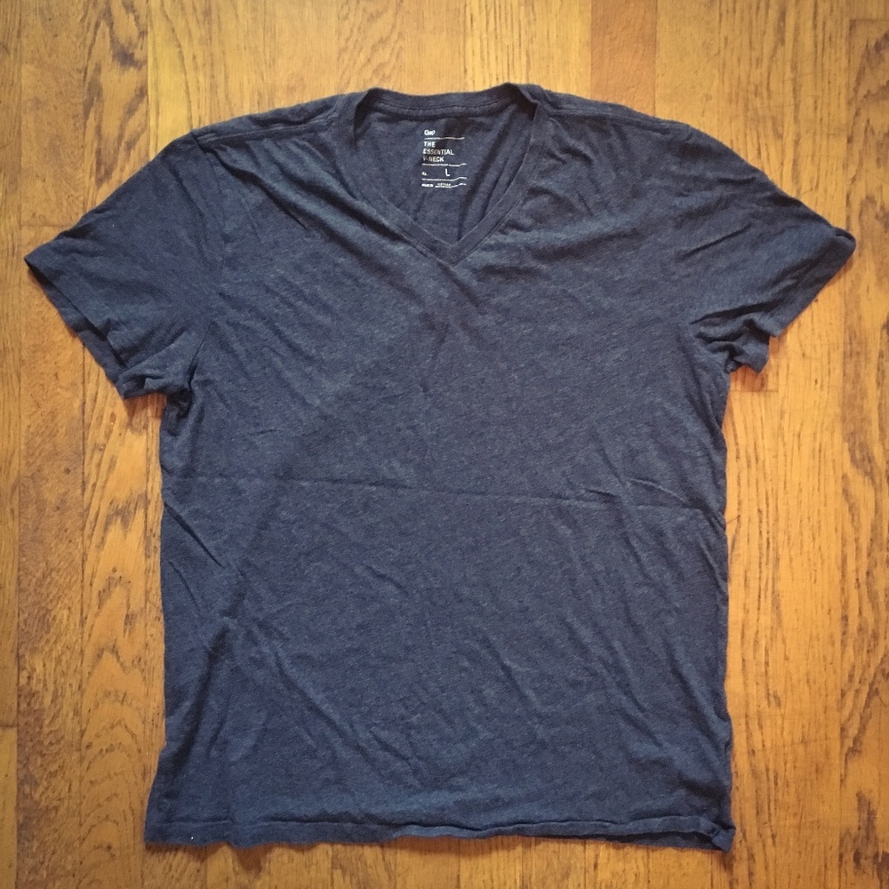 Essential GAP Black T-Shirt
